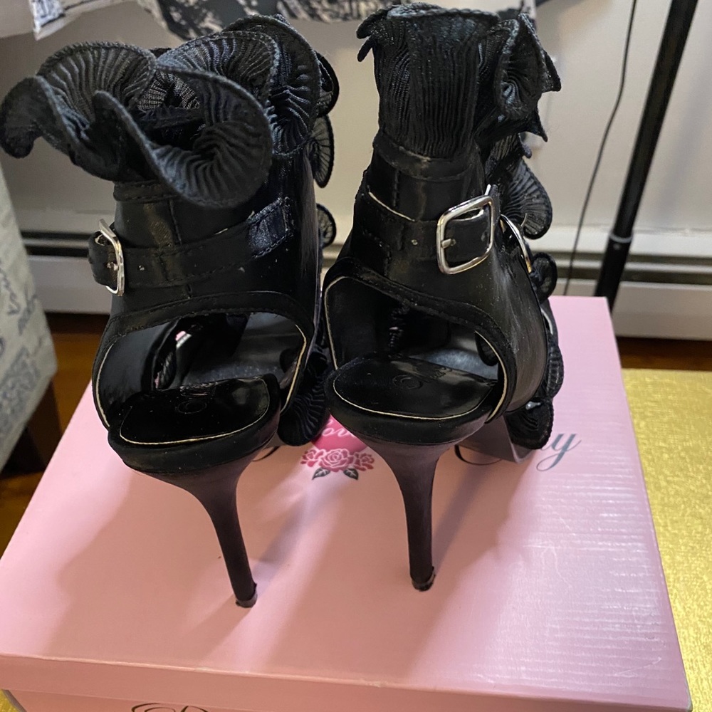 Heels - Picture 3 of 12